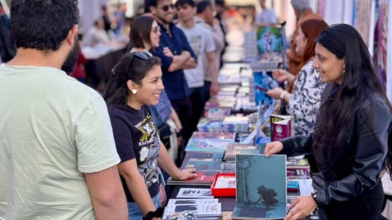 Asistentes a un evento sobre comics